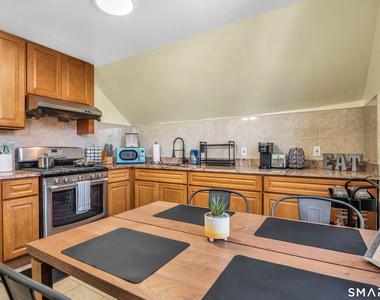 31 Canner Street - Photo Thumbnail 1