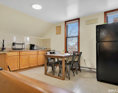31 Canner Street - Photo Thumbnail 2