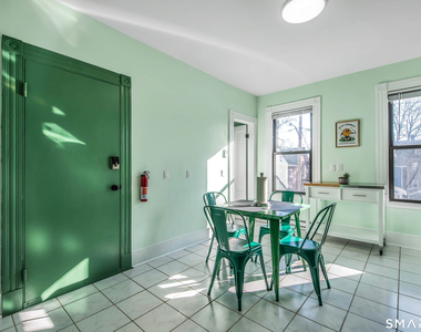 31 Canner Street - Photo Thumbnail 2