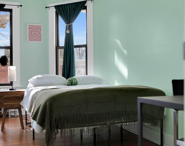 31 Canner Street - Photo Thumbnail 5