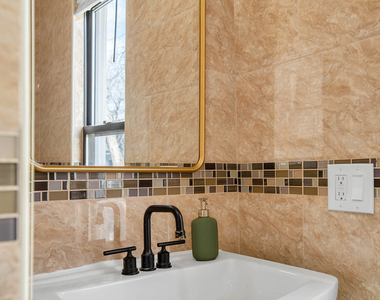 31 Canner Street - Photo Thumbnail 7