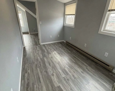 11 Roberts Street - Photo Thumbnail 4