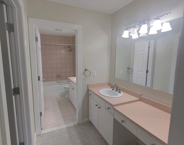 15 Highland Street - Photo Thumbnail 9