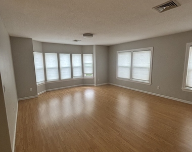 15 Highland Street - Photo Thumbnail 3
