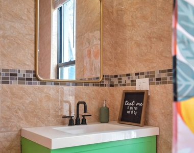 31 Canner Street - Photo Thumbnail 6