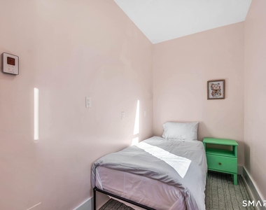 31 Canner Street - Photo Thumbnail 4