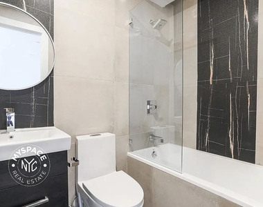 244 Hawthorne Street - Photo Thumbnail 3