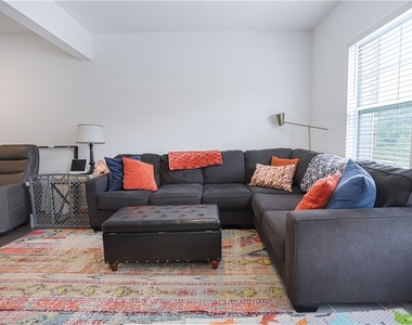 239 Faulk Drive - Photo Thumbnail 6