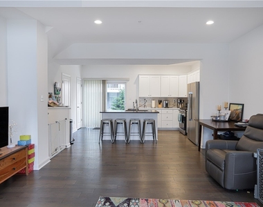 239 Faulk Drive - Photo Thumbnail 4