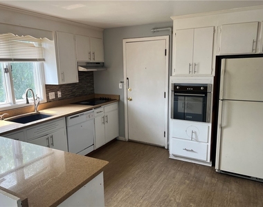 2341 Monroe Avenue - Photo Thumbnail 5