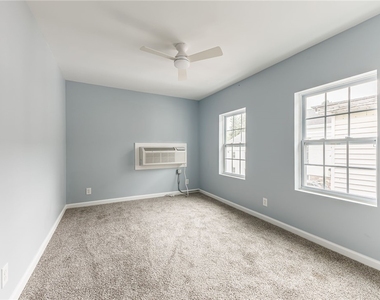 27 W Main (apt 3) Street - Photo Thumbnail 9