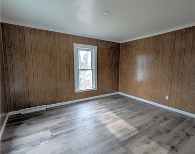 315 Sullivan Street - Photo Thumbnail 12