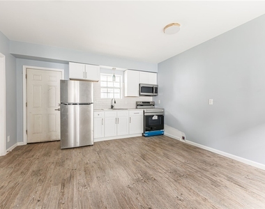 27 W Main (apt 2 ) Street - Photo Thumbnail 5