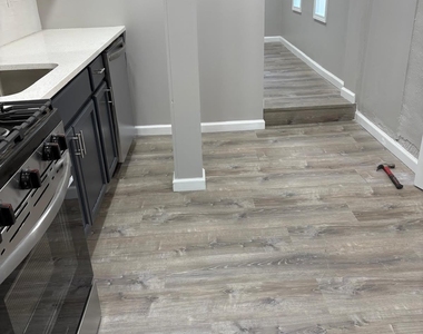 233 Kinsey Court Ne - Photo Thumbnail 5