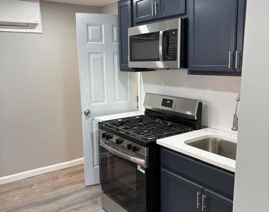 233 Kinsey Court Ne - Photo Thumbnail 3