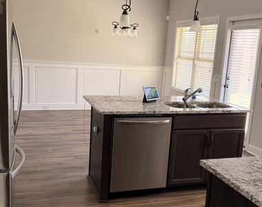 111 Sourwood Lane - Photo Thumbnail 7