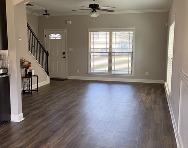 111 Sourwood Lane - Photo Thumbnail 10