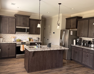 111 Sourwood Lane - Photo Thumbnail 5