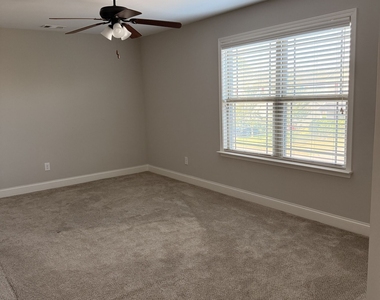 111 Sourwood Lane - Photo Thumbnail 15