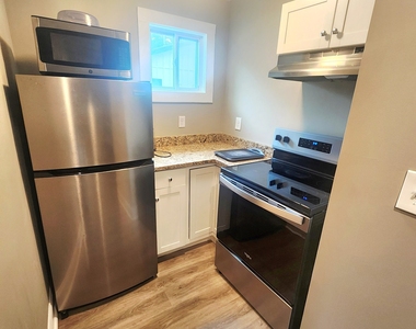865 Moreland Avenue Se - Photo Thumbnail 5