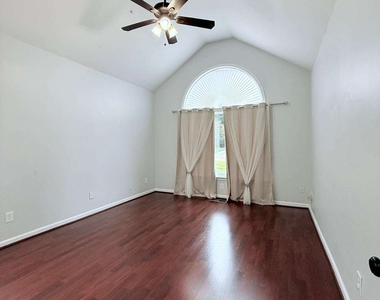 154 Camden Woods Drive - Photo Thumbnail 25