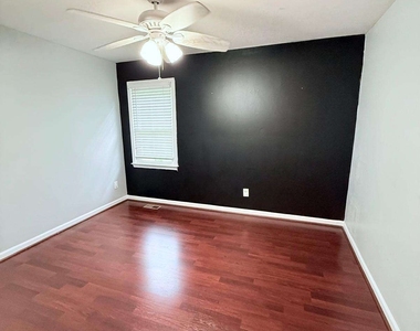 154 Camden Woods Drive - Photo Thumbnail 35