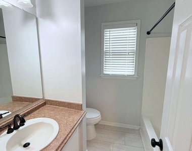 154 Camden Woods Drive - Photo Thumbnail 36