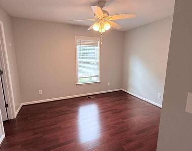 154 Camden Woods Drive - Photo Thumbnail 39