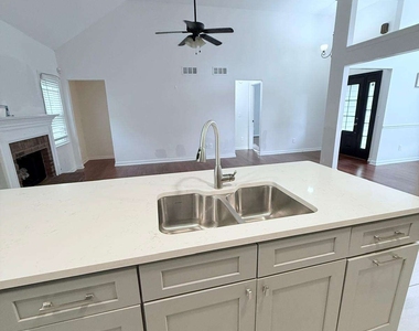 154 Camden Woods Drive - Photo Thumbnail 33