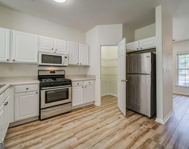 3285 Hidden Cove Circle - Photo Thumbnail 8