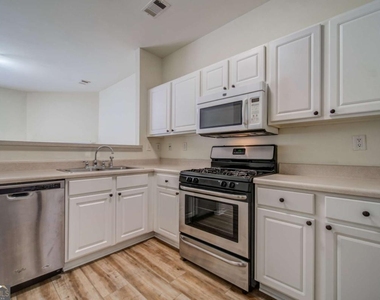 3285 Hidden Cove Circle - Photo Thumbnail 9