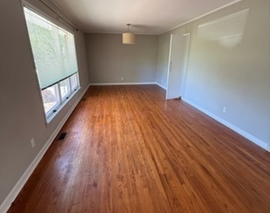 1816 Knox Street - Photo Thumbnail 1