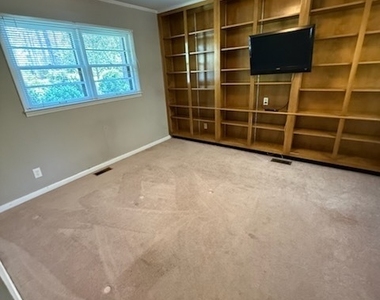 1816 Knox Street - Photo Thumbnail 3