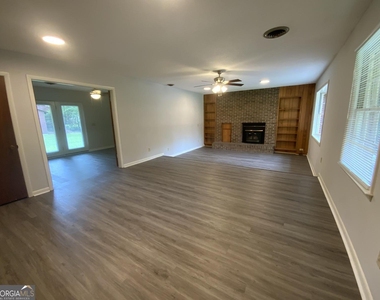 404 Marvin Avenue - Photo Thumbnail 3
