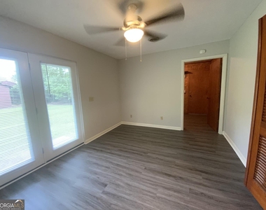 404 Marvin Avenue - Photo Thumbnail 6