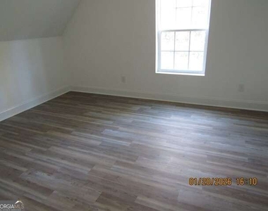 512 Juniper Way - Photo Thumbnail 24