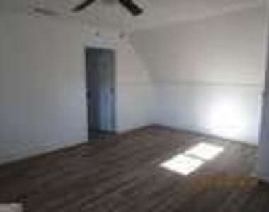 512 Juniper Way - Photo Thumbnail 14