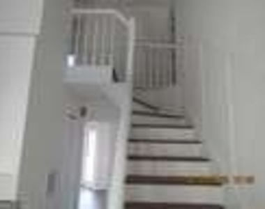 512 Juniper Way - Photo Thumbnail 3