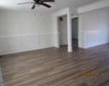 512 Juniper Way - Photo Thumbnail 5