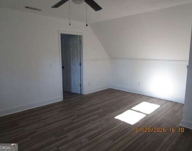 512 Juniper Way - Photo Thumbnail 23