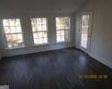 512 Juniper Way - Photo Thumbnail 6