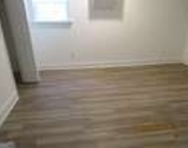 512 Juniper Way - Photo Thumbnail 8