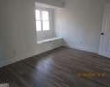 512 Juniper Way - Photo Thumbnail 13