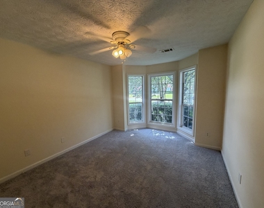 363 Brook Lea Cove - Photo Thumbnail 8