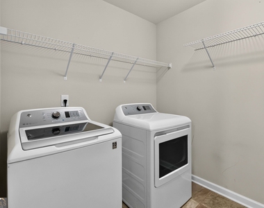 3744 Hampshire Walk Sw - Photo Thumbnail 25