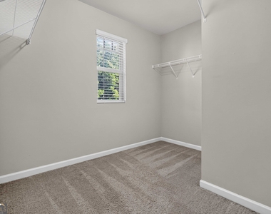 3744 Hampshire Walk Sw - Photo Thumbnail 16