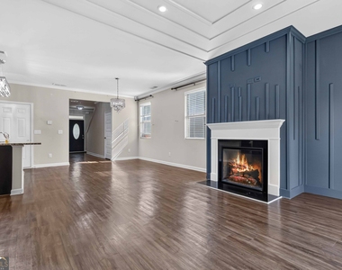 3744 Hampshire Walk Sw - Photo Thumbnail 4