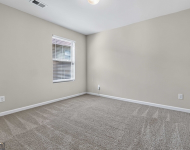 3744 Hampshire Walk Sw - Photo Thumbnail 18