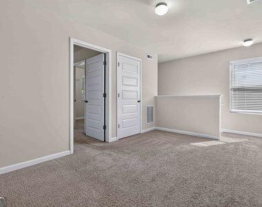 3744 Hampshire Walk Sw - Photo Thumbnail 17