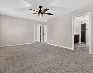 3744 Hampshire Walk Sw - Photo Thumbnail 13